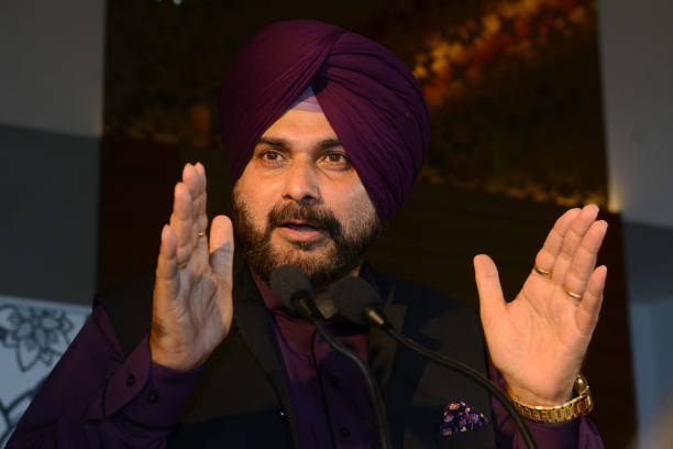 Navjot Singh Sidhu tweeted on the issue of electricity, but did not pay the electricity bill of 8.5 lakh himself