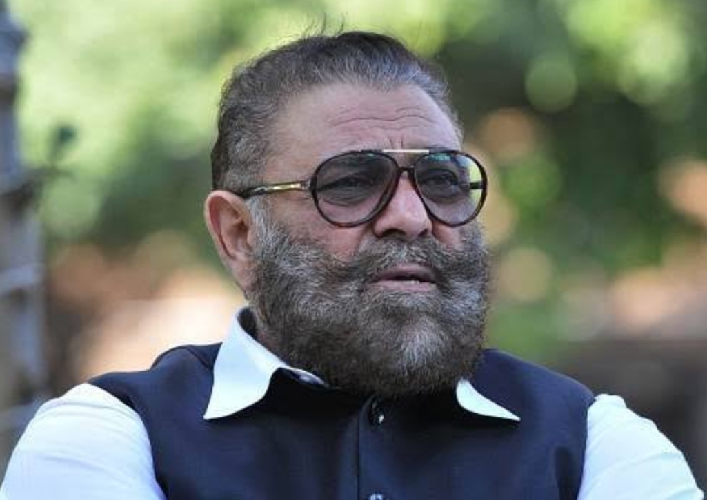 Former cricketer Yograj Singh apologized for his statement after making objectionable remarks on Hinduism and Hindu women while addressing the peasant strike.