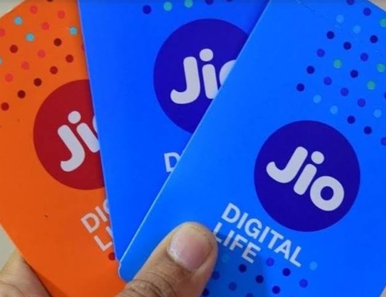 Telecom company Reliance Jio also increased the prices of its tariff plans, new rates will be applicable from December 1