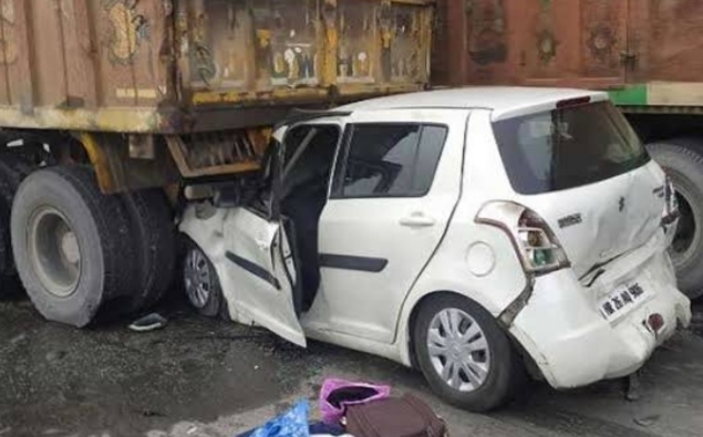 15-20 vehicles collided one after another due to haze in Batala, many people injured