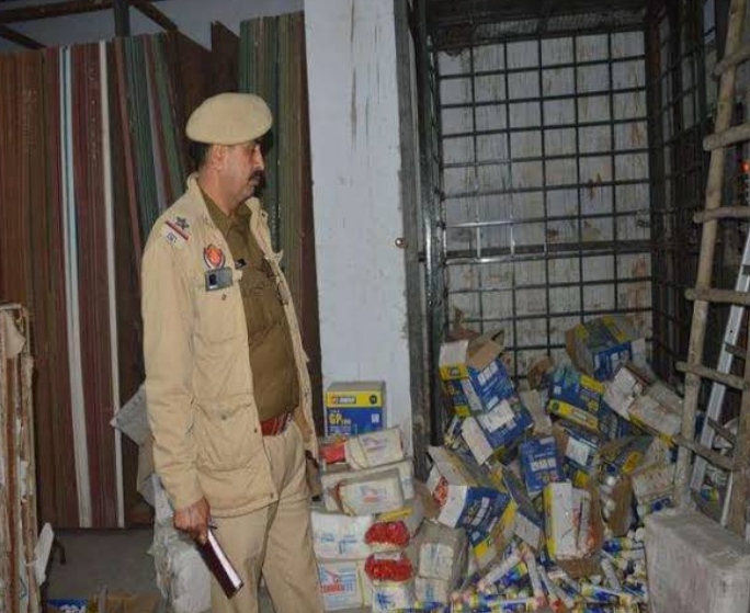 Elevator of building collapsed near Bhagat Singh Chowk in Jalandhar, one killed and one injured