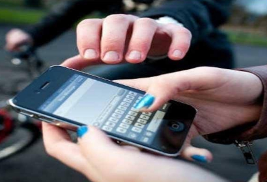 Bike riders robbed of mobile from woman sitting outside house, imprisoned in CCTV