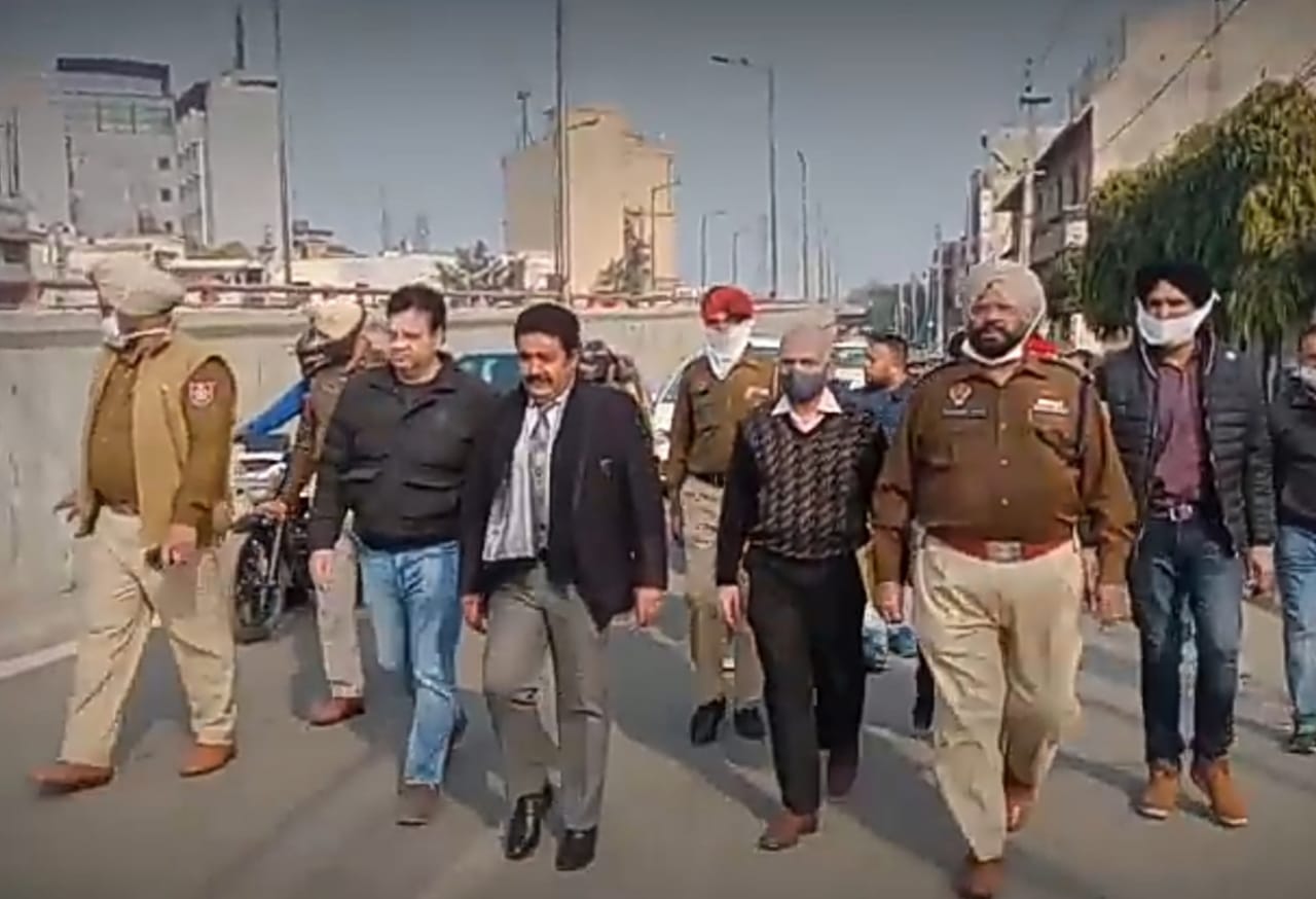 One-way traffic started after Jalandhar's samvidhan chowk flyover cracked