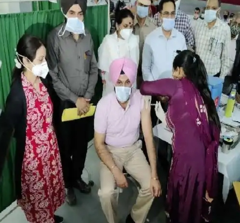 Jalandhar's police commissioner Gurpreet Singh Bhullar got the second dose of Corona vaccine