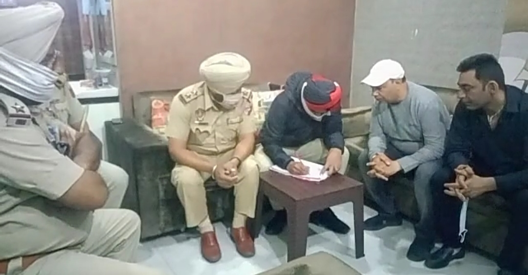 Late night burglars steal valuable items in Gobind Nagar Mohalla of Jalandhar