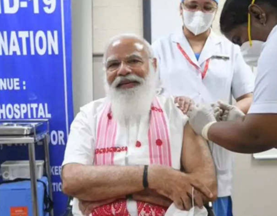 Vaccination campaign spread across the country, know which prominent celebrities got vaccinated