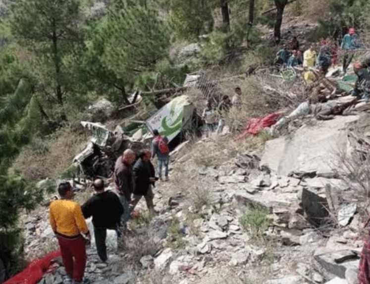 Private bus fell into a ditch in Chamba, Himachal, 9 people died, the injured were admitted to the hospital