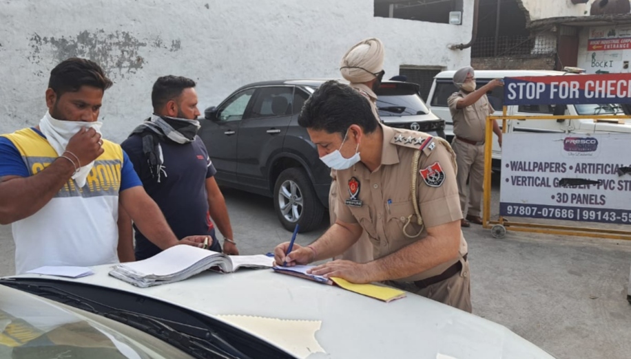 More than 700 people without mask challans in Jalandhar, 2 FIRs against
