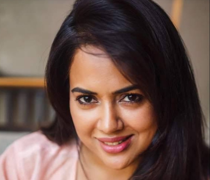 After Arjun Rampal, now this Bollywood actress also came under the grip of Corona, the actress quarantined herself
