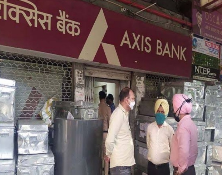 security-guard-rupees-4-crore-theft-chandigarh-sector-34-axis-bank
