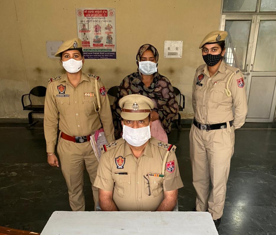 Police arrested fugitive woman for 16 years in chain snatching case in Jalandhar