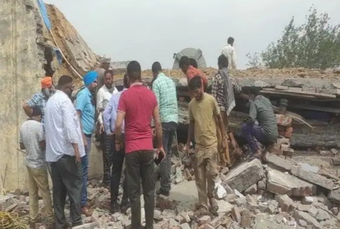 many-people-buried-due-to-collapsed-factory-building-in-ludhiana