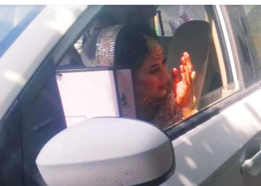Police challaned bride riding without mask car in Chandigarh