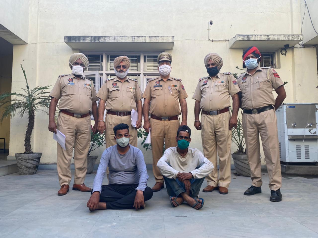 Police arrested 2 snatchers who pulled a gold chain from the neck of a woman sitting at the general store in Mai Hira Gate