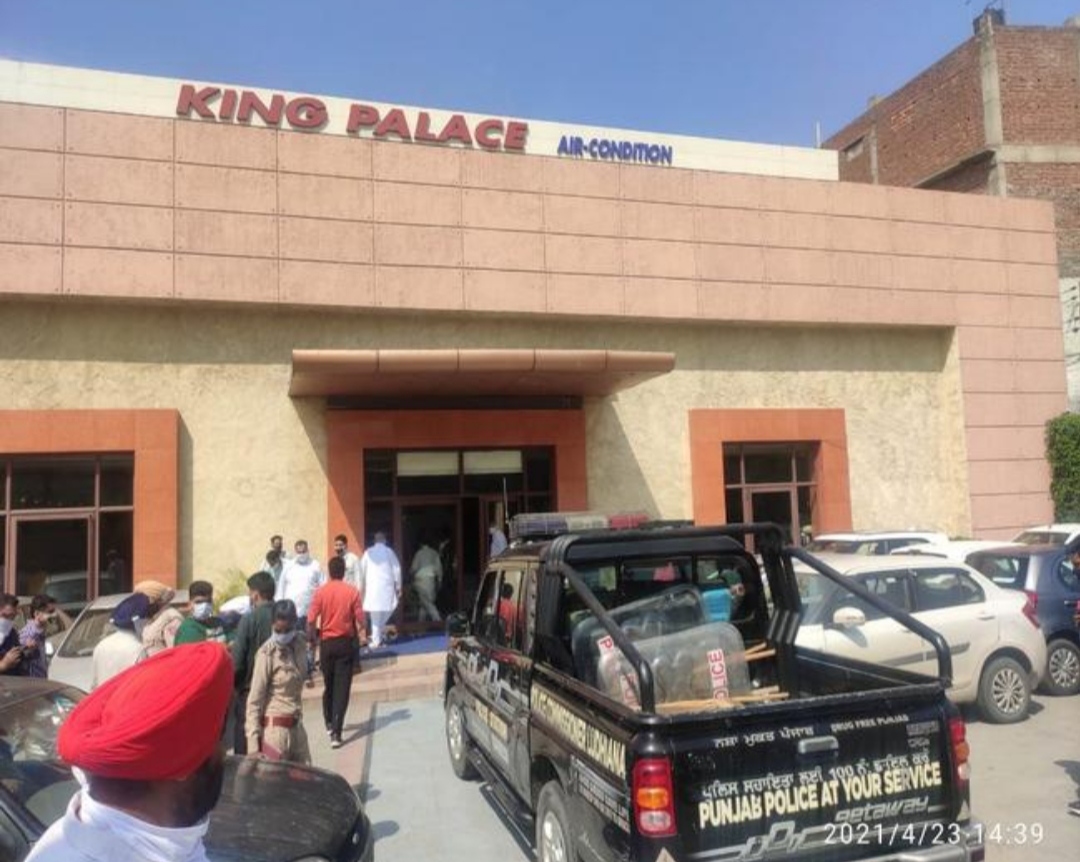 ludhiana-police-raids-palace-hall-organizing-last-rites-of-a-man-with-100-persons-gathering