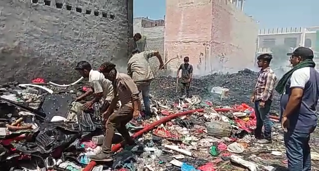 Fire in junk warehouse in residential area near Narula Palace in Jalandhar