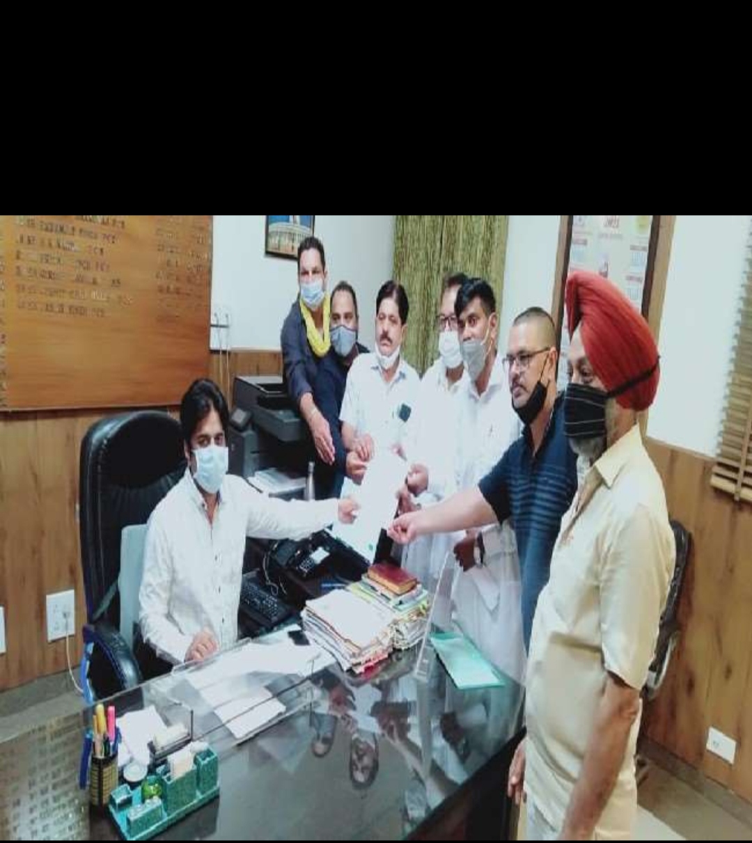 In Jalandhar, the AAP party submitted a memorandum to the ADC to improve health services and remove oxygen shortage.