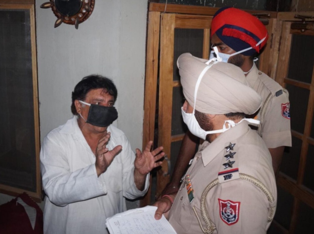 Uproar over the death of the woman in the model house, the husband said - there is no treatment in hospitals due to the absence of a Corona report, the charge of family members - Murdered
