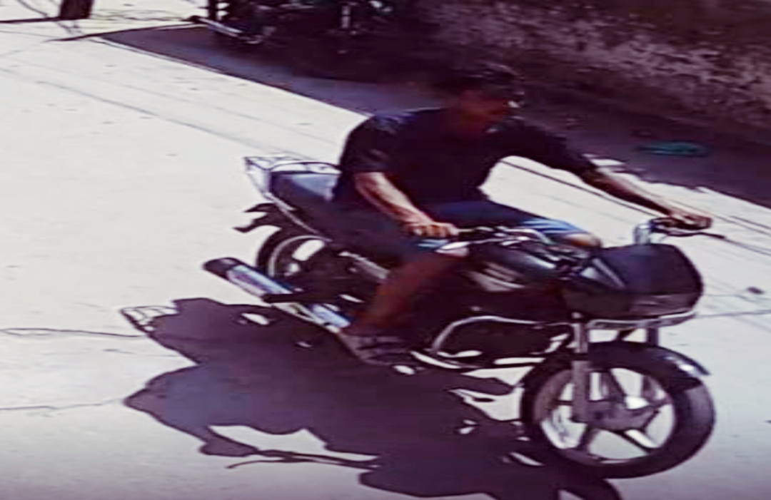 Bike theft outside Aman Nagar in Jalandhar in broad daylight, incident caught in CCTV camera