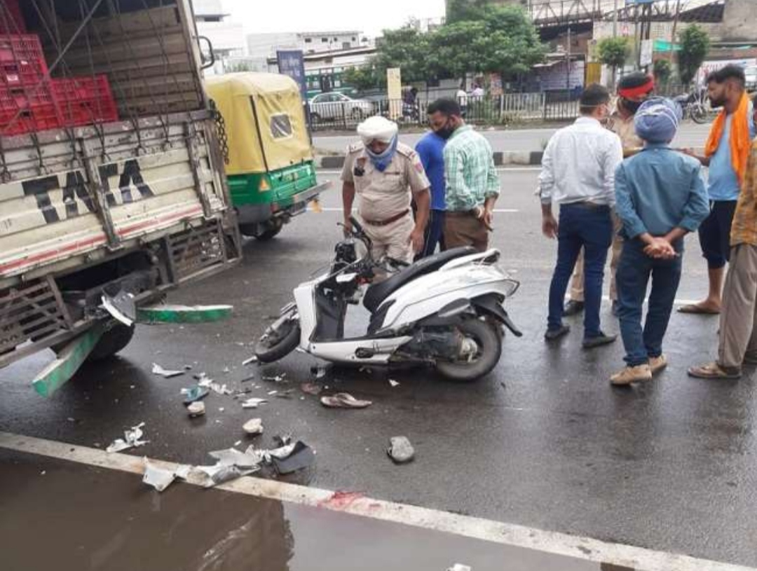 Tragic accident in Jalandhar's Suchi Pind, Scooty rider's aunt and niece die on condition, two are in critical condition