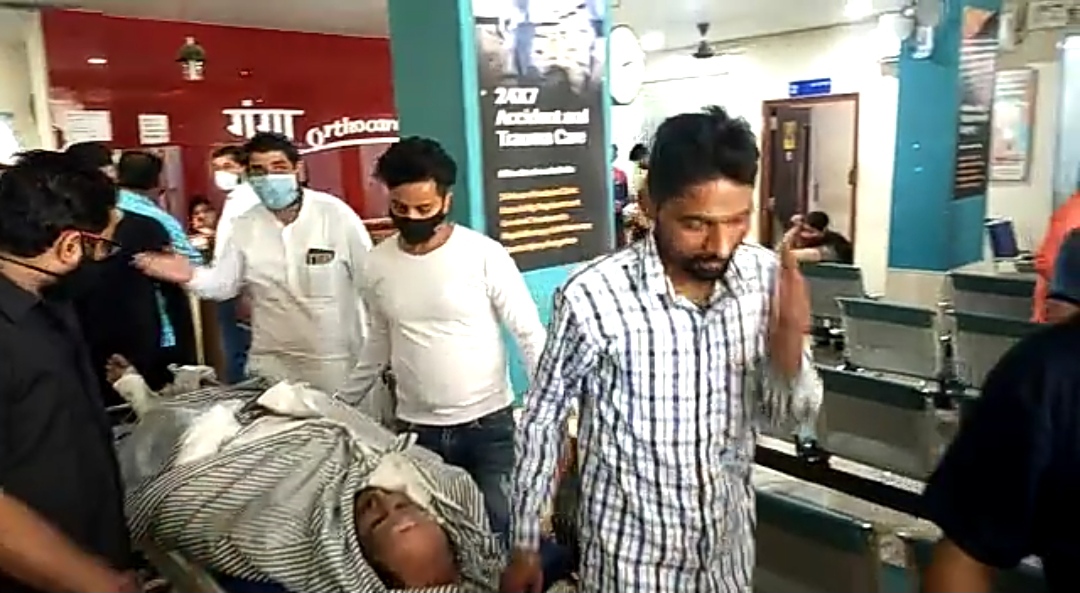 Youth burnt due to electric shock in Basti Danishmanda, admitted to hospital