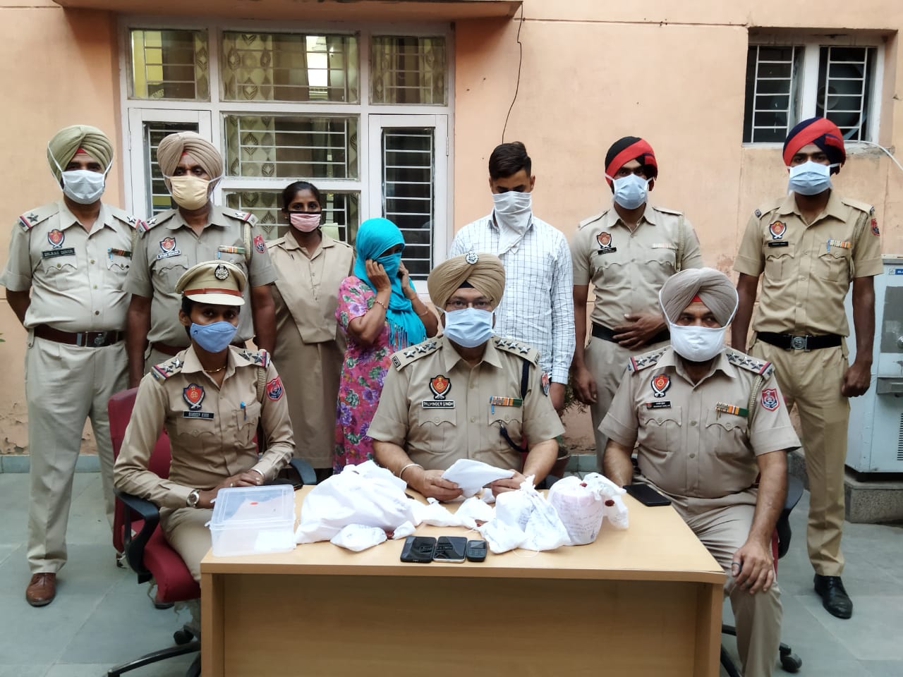 jalandhar Police arrest opium smuggler mother-son with opium, 95 thousand cash and illegal pistol