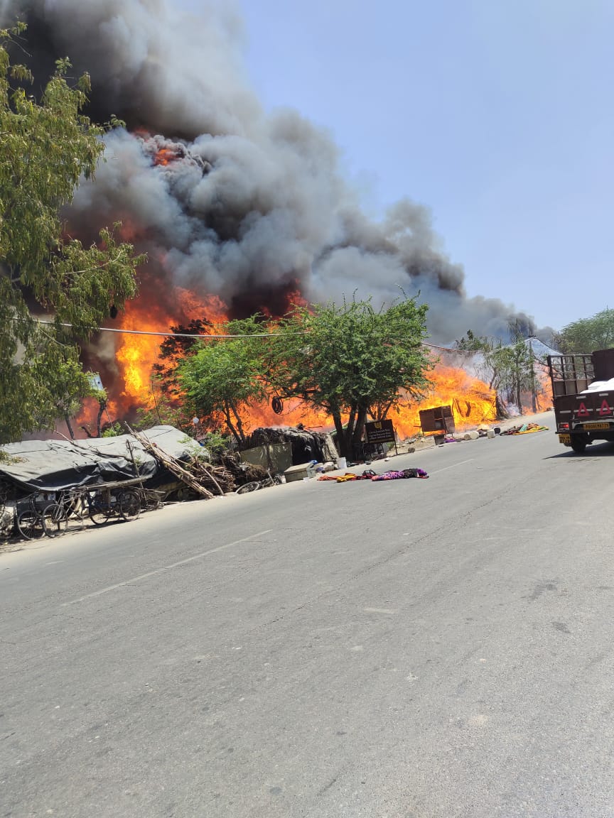 Heavy fire outside the rail coach factory in Kapurthala, 400 slums burnt to ashes