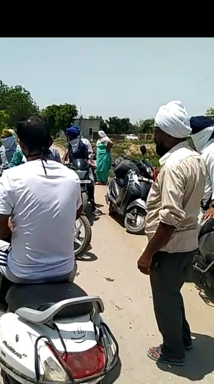 nihangas-cut-the-hands-of-a-finance-company-employee-in-amritsar-cash-loot