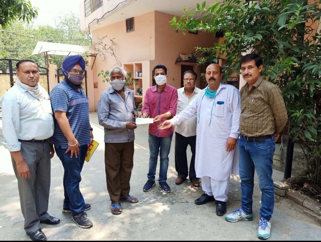 father-dc-forced-to-help-50-thousand-in-jalandhar-to-carry-crematorium-on-daughters-body