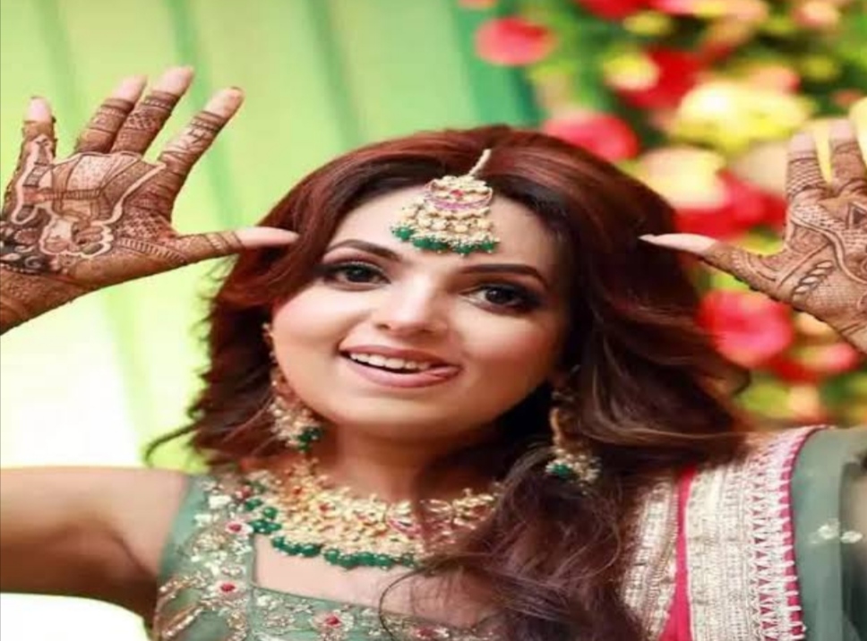 FIR lodged against comedian Sugandha Mishra, for-assembling-crowd-in-wedding-ceremony