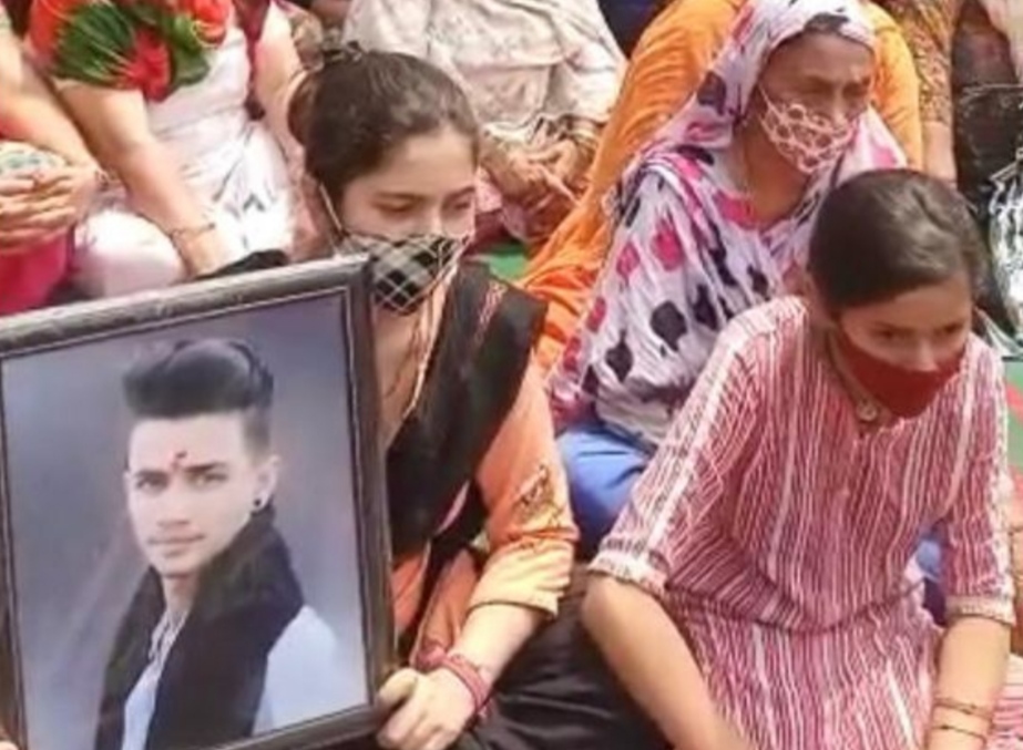 The police had attributed the death of 21-year-old man to the natural, family members staged a sit-in in front of the CP office, then a case of murder was filed.