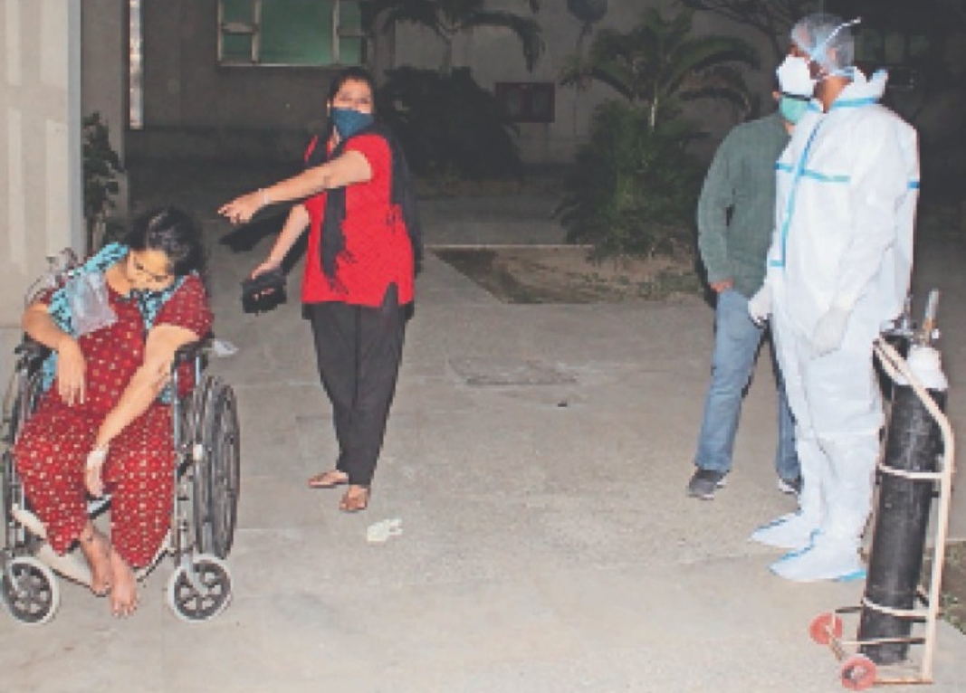 Uproar over the death of a corona-infected woman in Pims Hospital, family members accused the patient of putting an empty oxygen cylinder