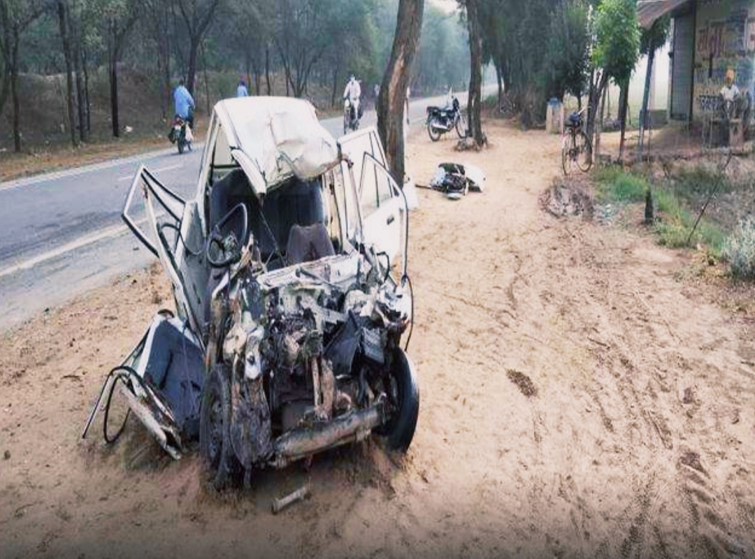 Terrible road accident in Punjab, tragic death of three cousins in car