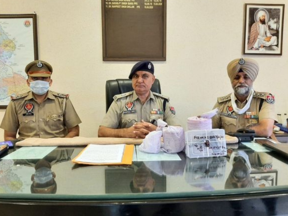 3-smugglers-arrested-in-jalandhar-including-one-kg-of-heroin-pistol-and-magazine
