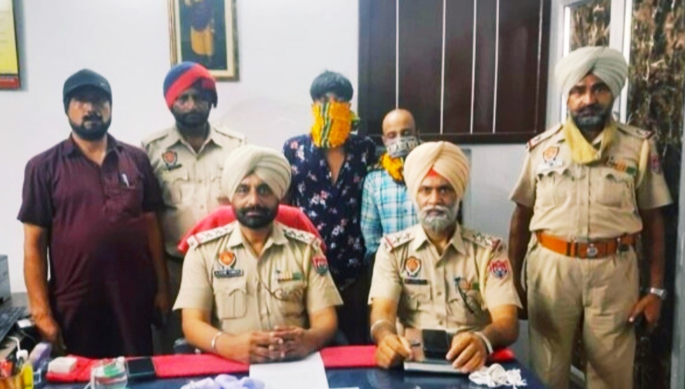 Police of Paragpur outpost in Jalandhar arrested 2 youths including intoxicants