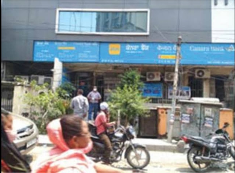 The gunman who came to load cash in the bank in Jalandhar suddenly fired from the gun, fortunately there was no loss of life