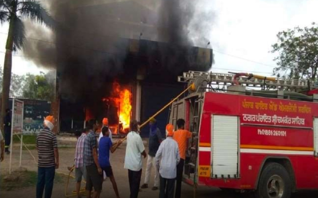 fire-in-tractor-and-furniture-showroom-in-morinda