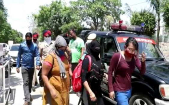Police raid, 6 girls and 2 boys arrested at Bliss Body Spa Center located on Ghada Road, Jalandhar