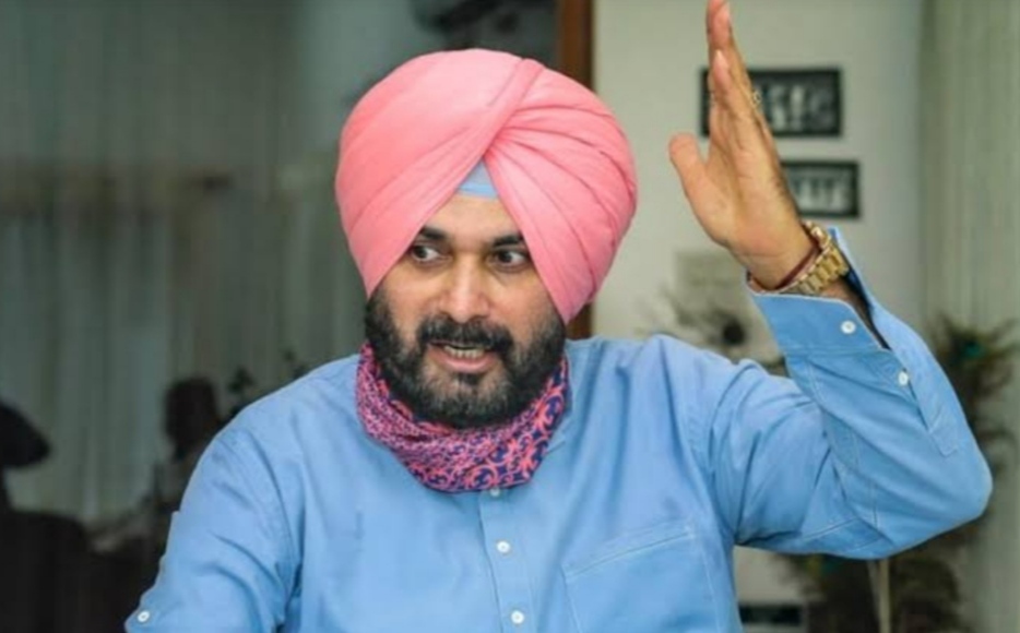 Navjot Singh Sidhu made objectionable remarks about CM Charanjit Singh Channi, said- Channi will sink the Congress in 2022