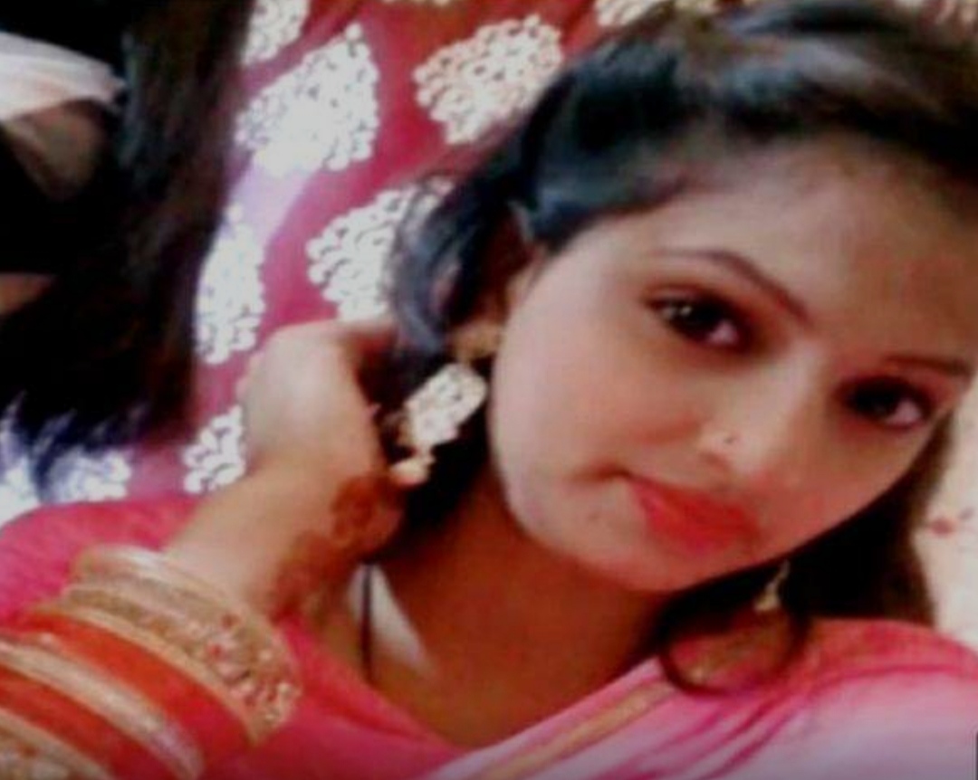 Husband wife drank poison to show love for each other; Wife dies, husband in ICU