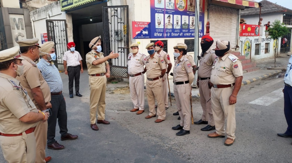 Police Commissioner visited major places of the city to review the security arrangements on account of Independence Day