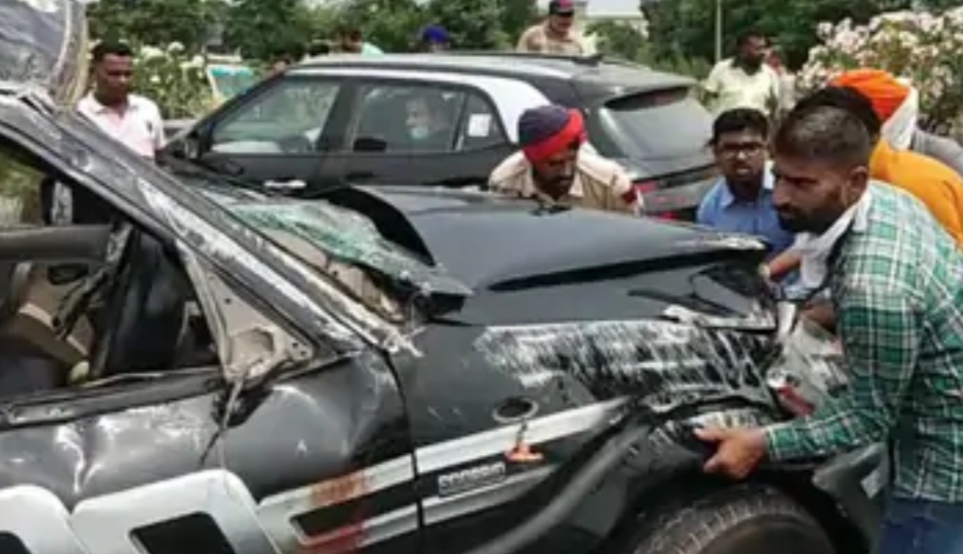 Terrible road accident in Jalandhar, scorpio overturned due to tire burst, 3 people died on the spot and others injured