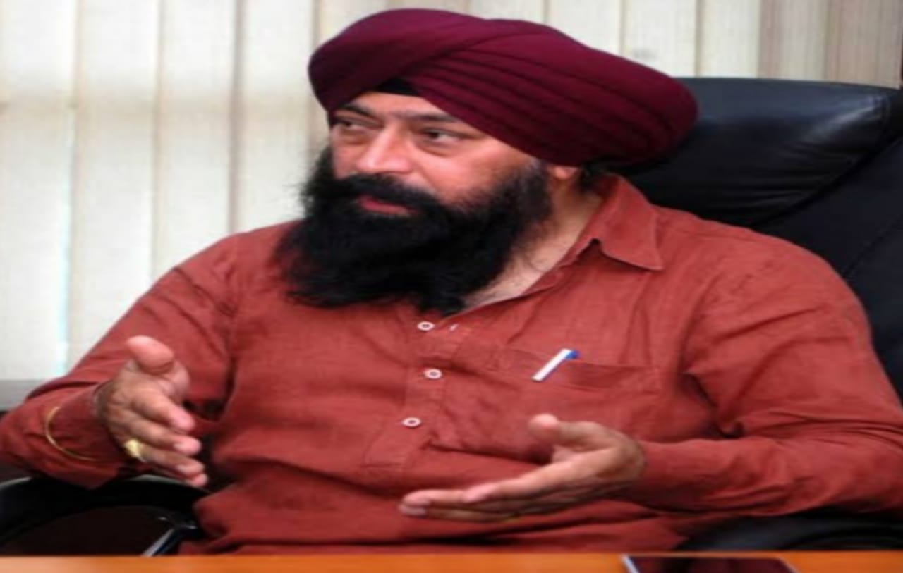 Big News : Former Senior Deputy Mayor Kamaljit Bhatia left Akali Dal Group, will talk to journalists in Press Club tomorrow
