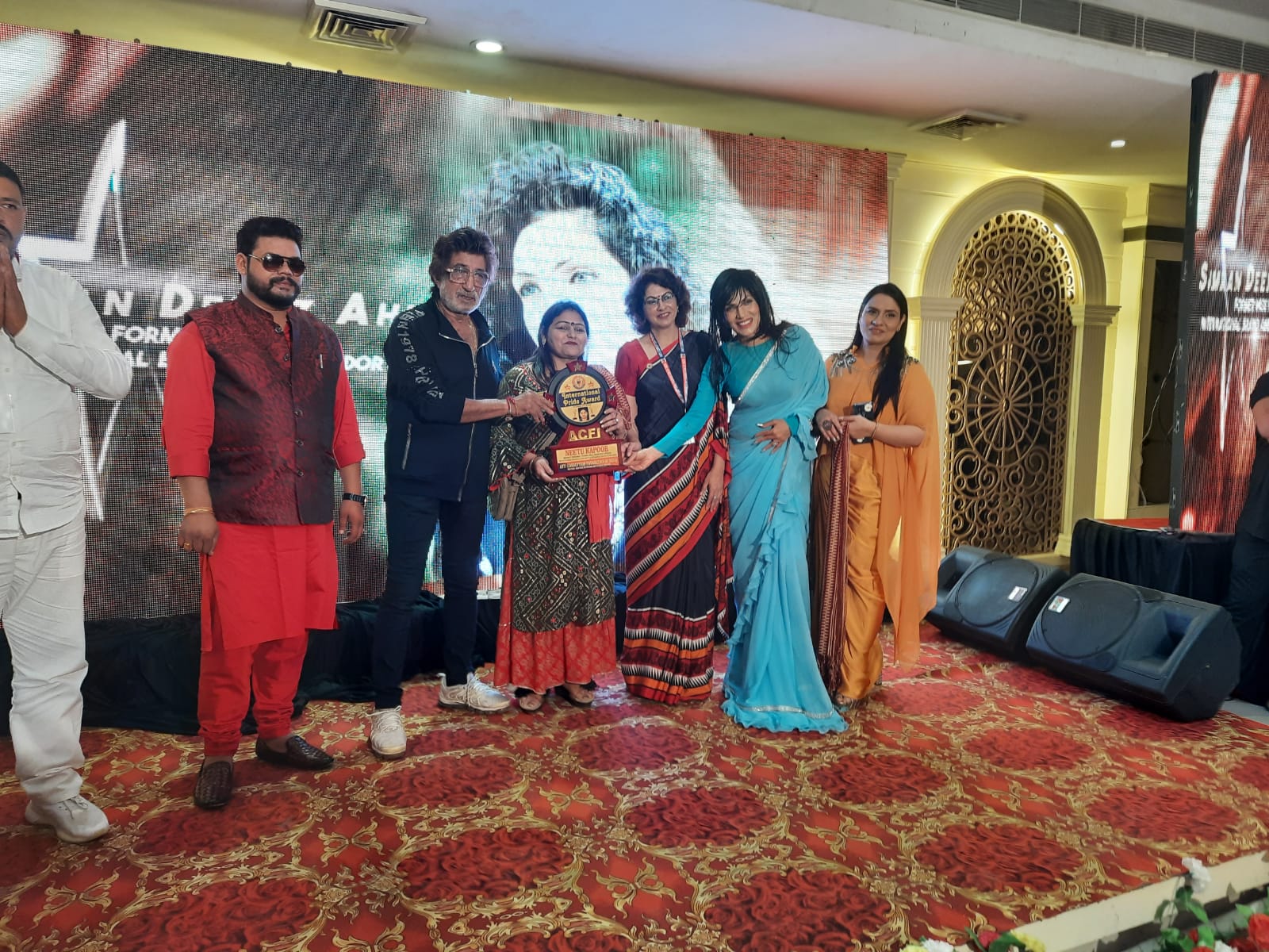 The Vice President (Women Cell) of Digital Media Association (DMA) honored by Shakti Kapoor and former Miss India