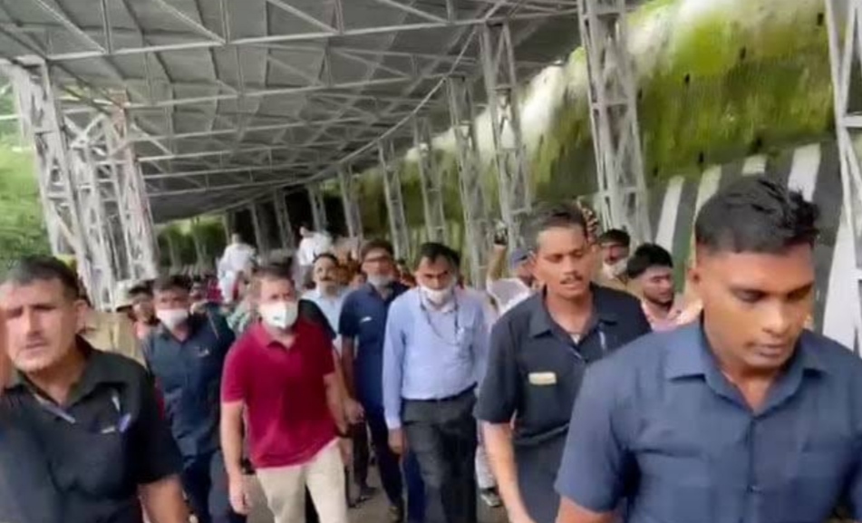Senior Congress leader and MP Rahul Gandhi on the visit of Mata Vaishno Devi, won the hearts of people with his simplicity on the journey