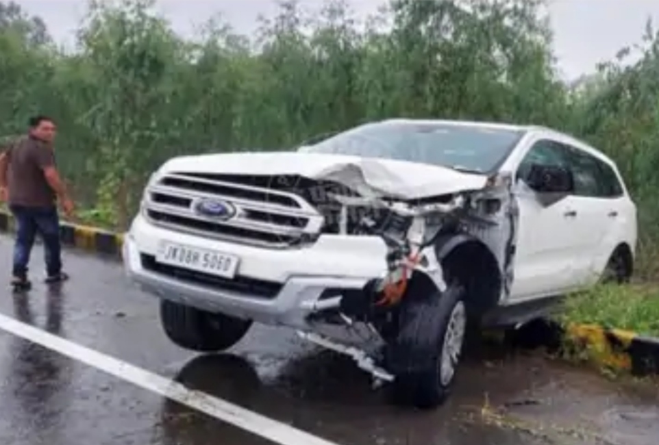 Horrible accident of car and scooty in Jalandhar, father and 2 children died, one child had to amputate his leg, mother's condition was critical