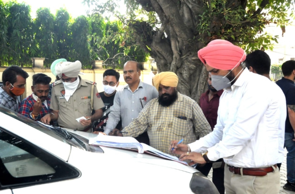 Jalandhar R. T. A. Started a special campaign against vehicles without high security number plates, made 25 challans