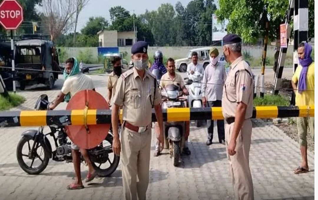 Awareness campaign by RPF police in Jalandhar, informed people about railway rules