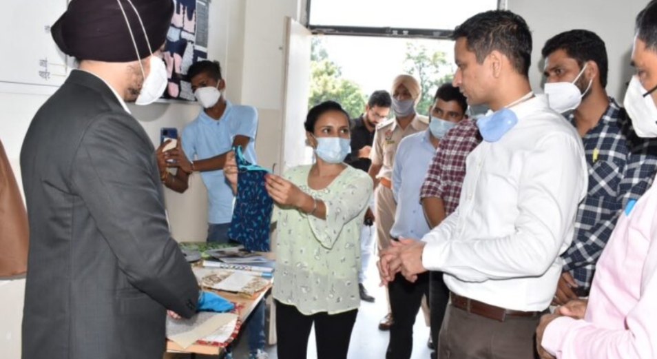 Deputy commissioner visits multi skill development centers, takes feedback of students to make the course result major