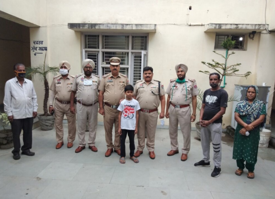 In Jalandhar, 3 days ago, the in-charge of police station No: 3 found the missing boy safely.